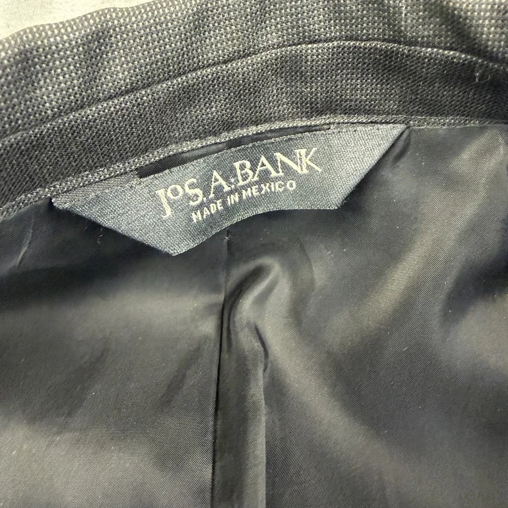 Jos. A. Bank pit 22